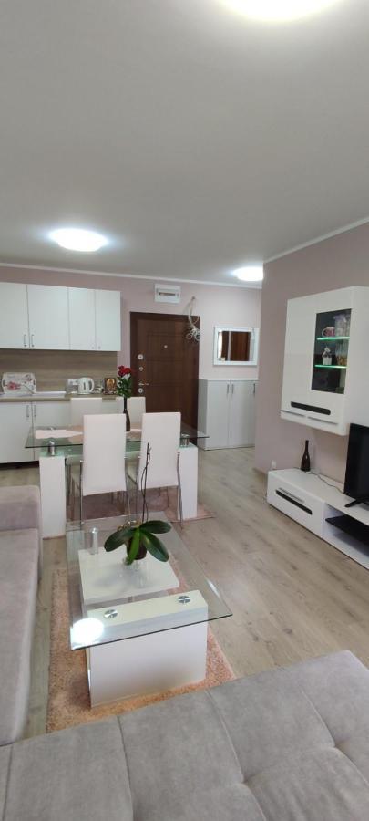 Luxury And Stylish Apartmen, Metro Station Obelya 소피아 외부 사진